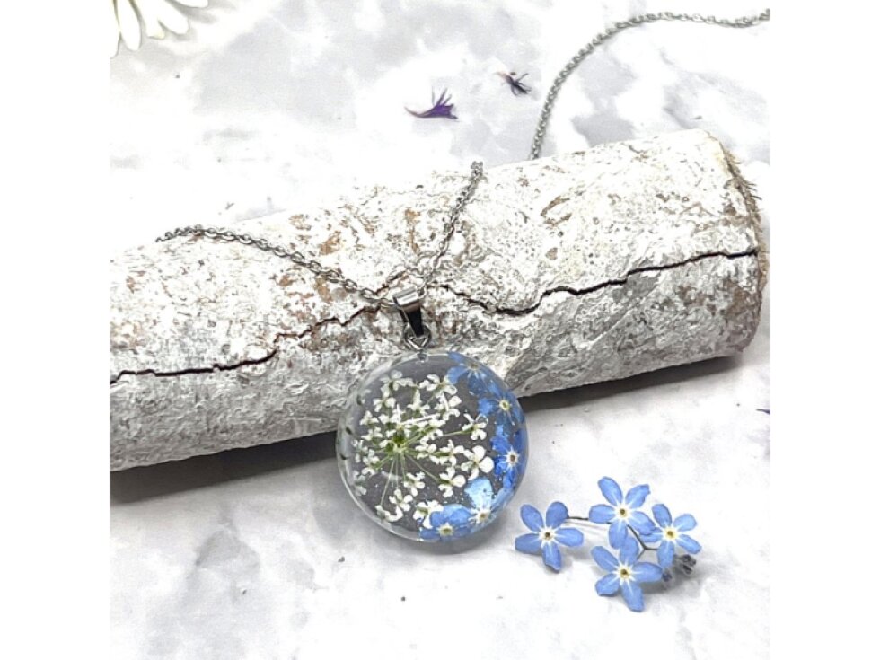 NÁHRDELNÍK NEZÁBUDKA A ČIPKA KRÁĽOVNY ANNY OVÁL M