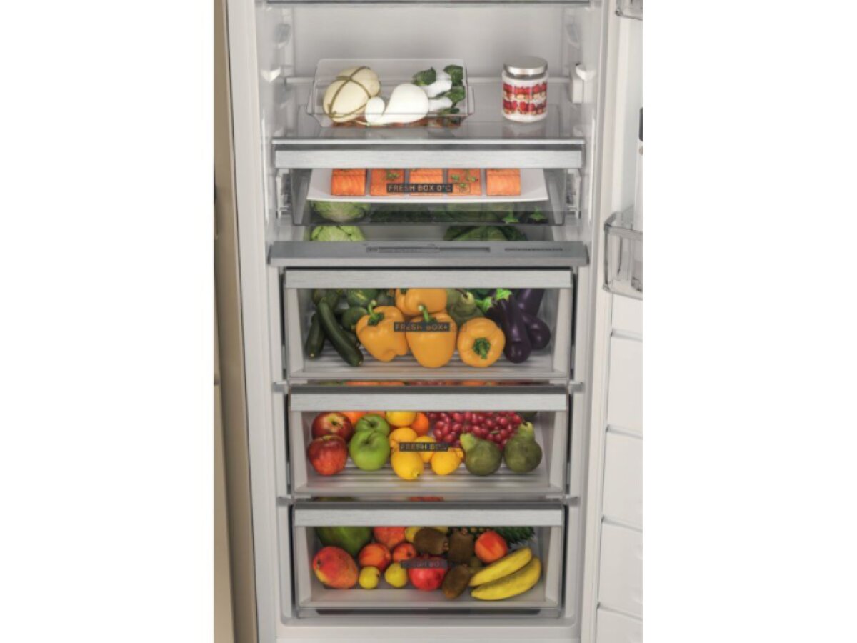 Whirlpool WHSD18A033C2 P vestavná chladnička 177 cm s technologií 6. SMYSL, Auto Defrost a objemem 306 l