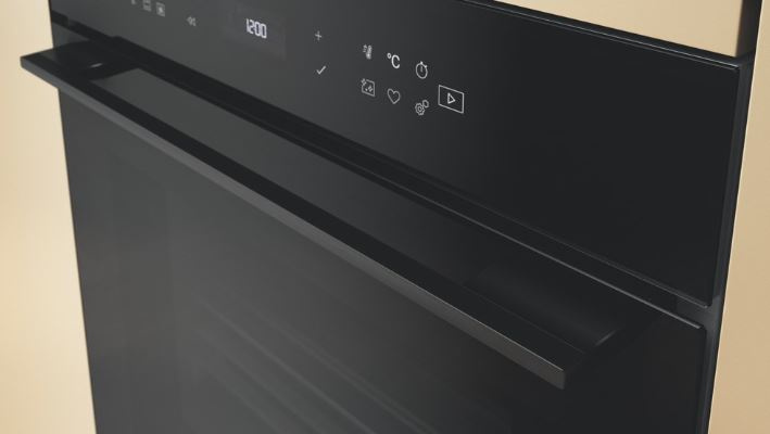Whirlpool WOI78PT1SBAC vestavná elektrická trouba s technologií 6. SMYSL, AirFry a pyrolýzou
