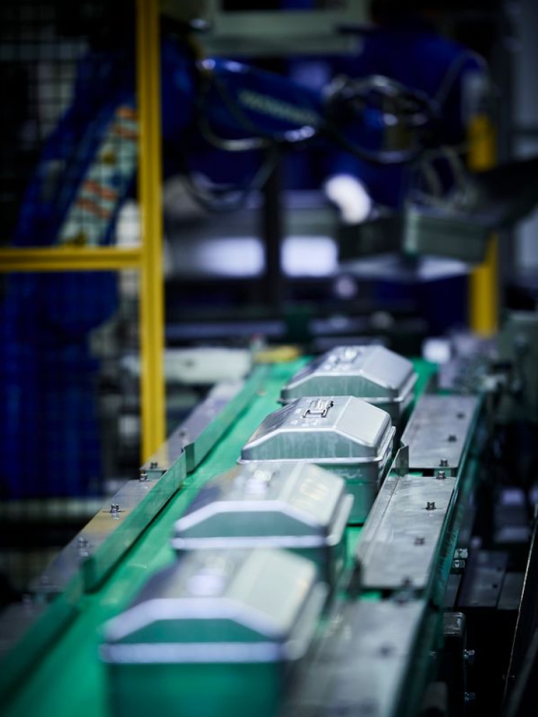 Toyo Steel Box: minimalistický úložný objekt pro interiér, pracovní stůl i everyday carry