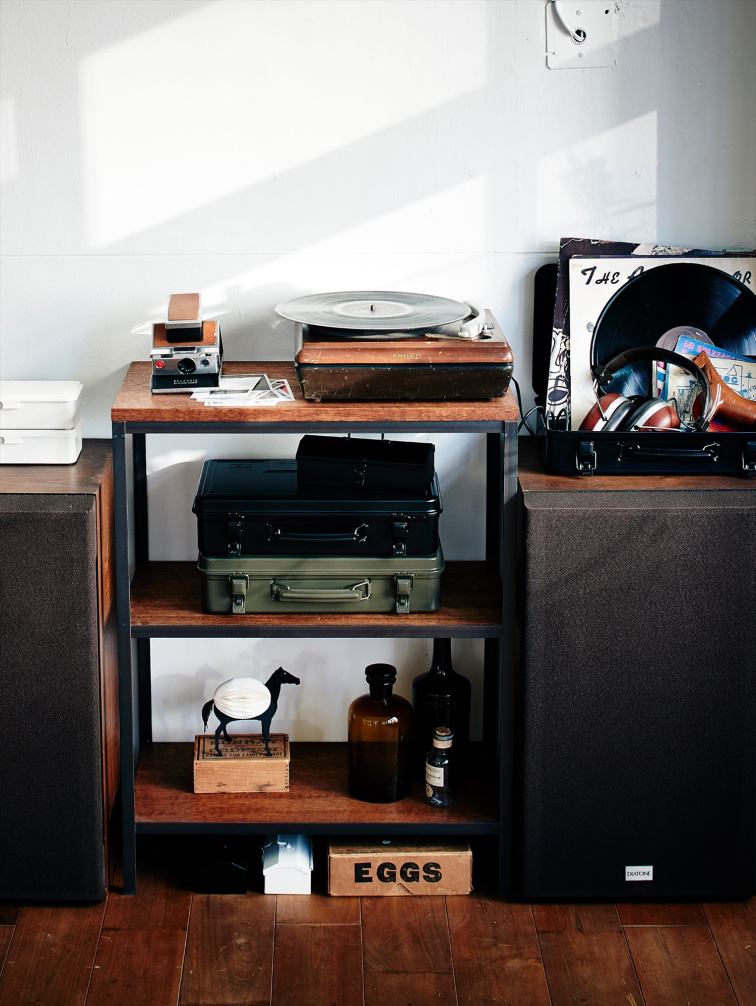 otevřený Toyo Steel toolbox s nástroji