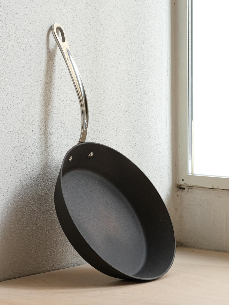 uhlíková pánev se seasoning vrstvou po používání