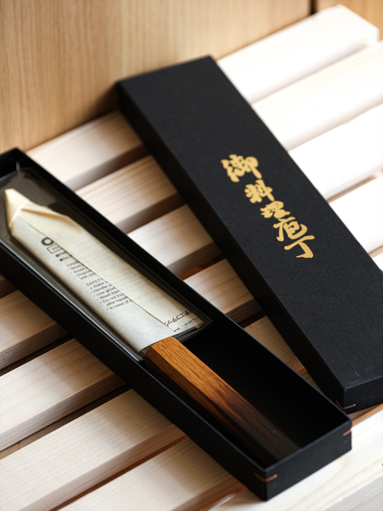 Bunka nůž 165 mm Akihito Fujiwara s kurouchi čepelí a dubovou rukojetí