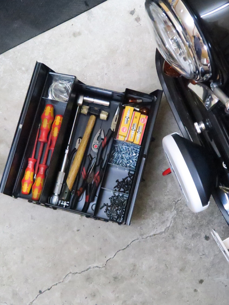 Toyo Steel Box: minimalistický úložný objekt pro interiér, pracovní stůl i everyday carry