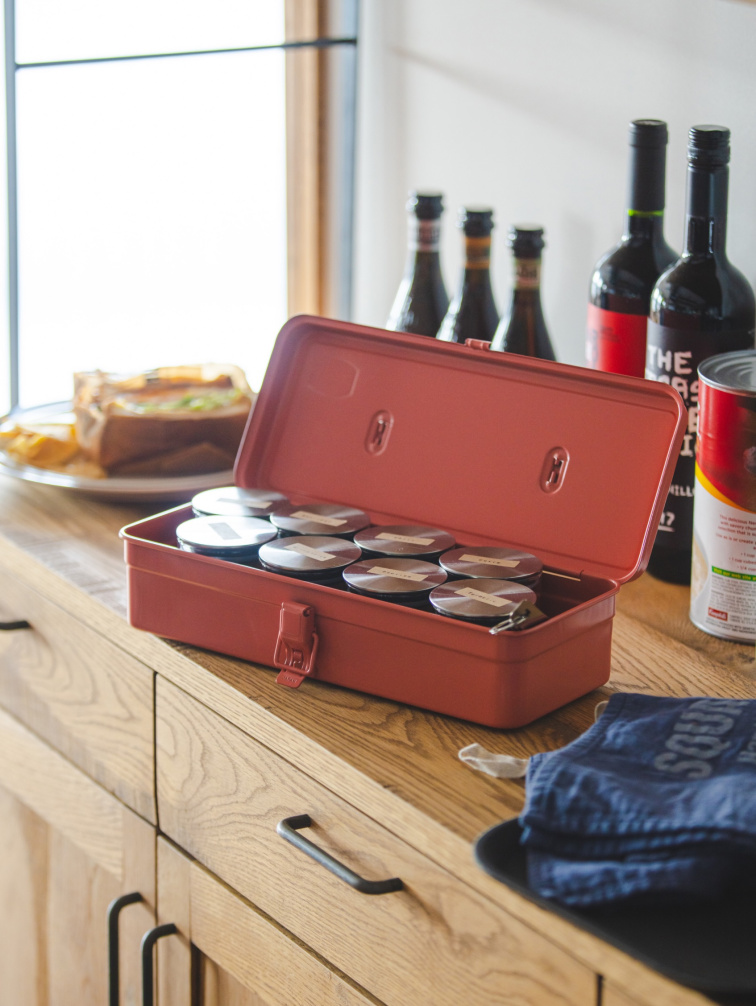 Toyo Steel box pro everyday carry vybavení