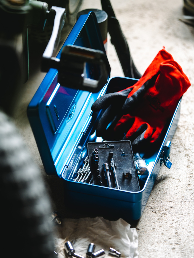 Toyo Steel Box: minimalistický úložný objekt pro interiér, pracovní stůl i everyday carry