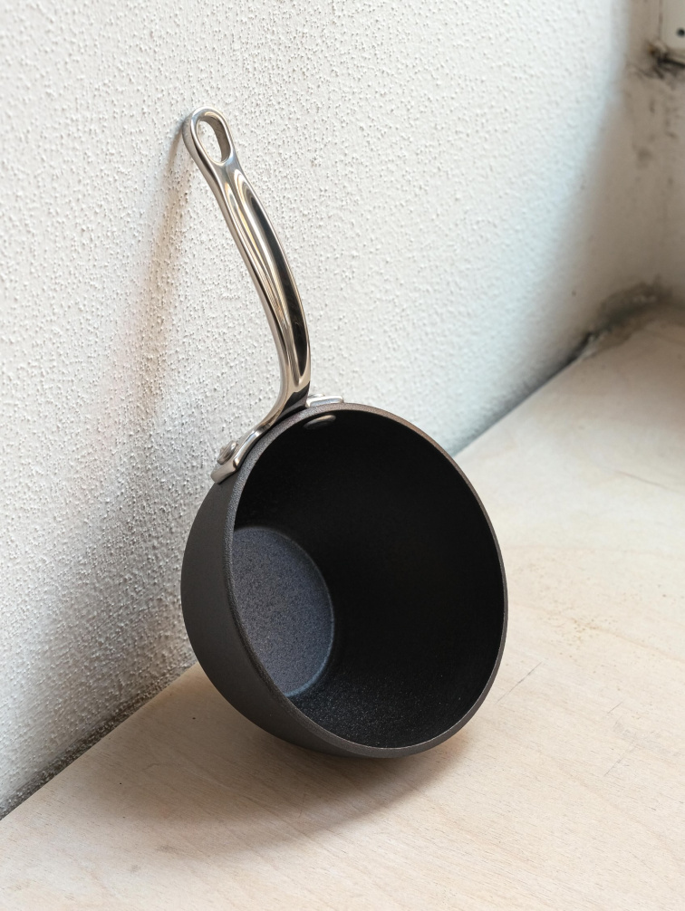 Samuel Groves - Uhlíková ocel vs. nerezová ocel: Co se skutečně děje při vaření