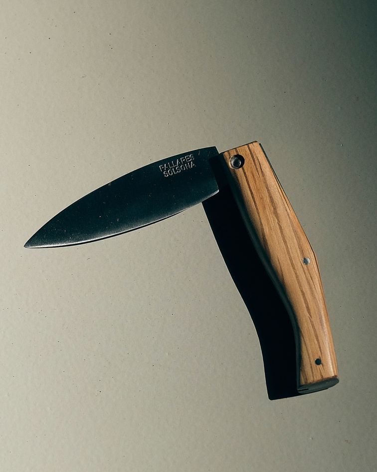 zavírací nůž Busa otevřený, tradiční slipjoint bez pojistky