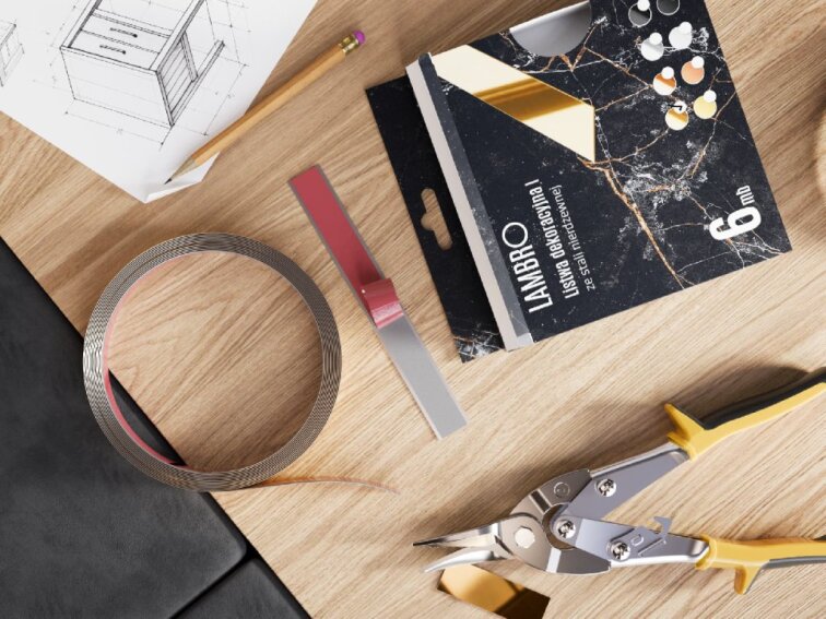 Samolepiaci kovový dekoračný pás plochý - zlatá lesklá 600 x 2,8 cm