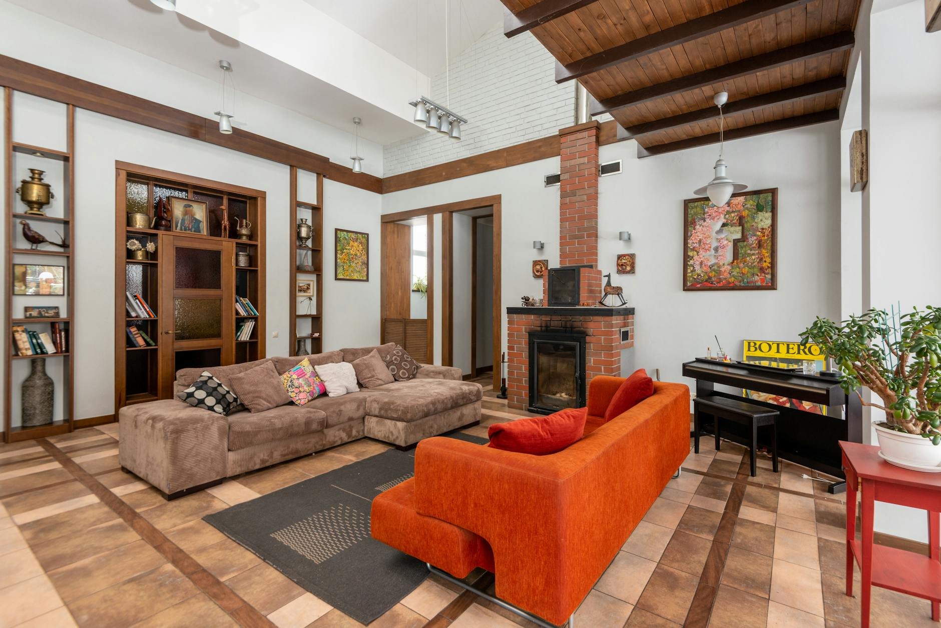 Umelý drevený trám RUSTIC 90x60mm 2m – dekorácia steny a stropu