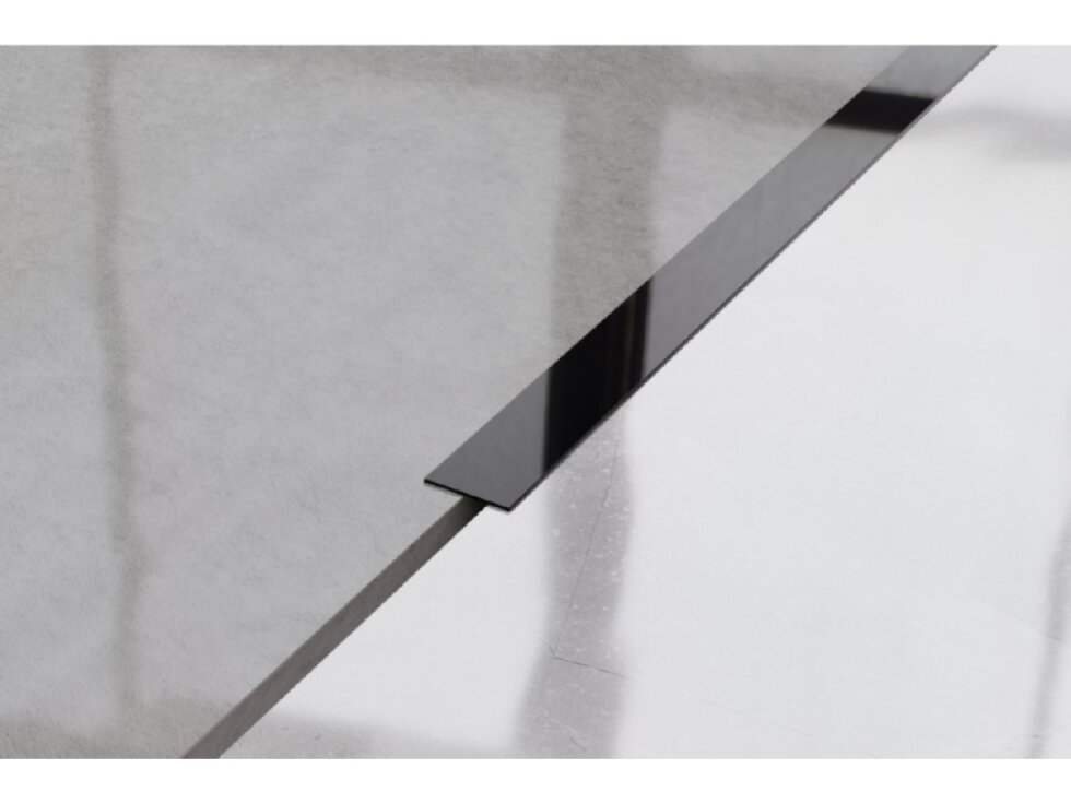 Kovová dekoračná lišta plochá čierna lesklá 270cm