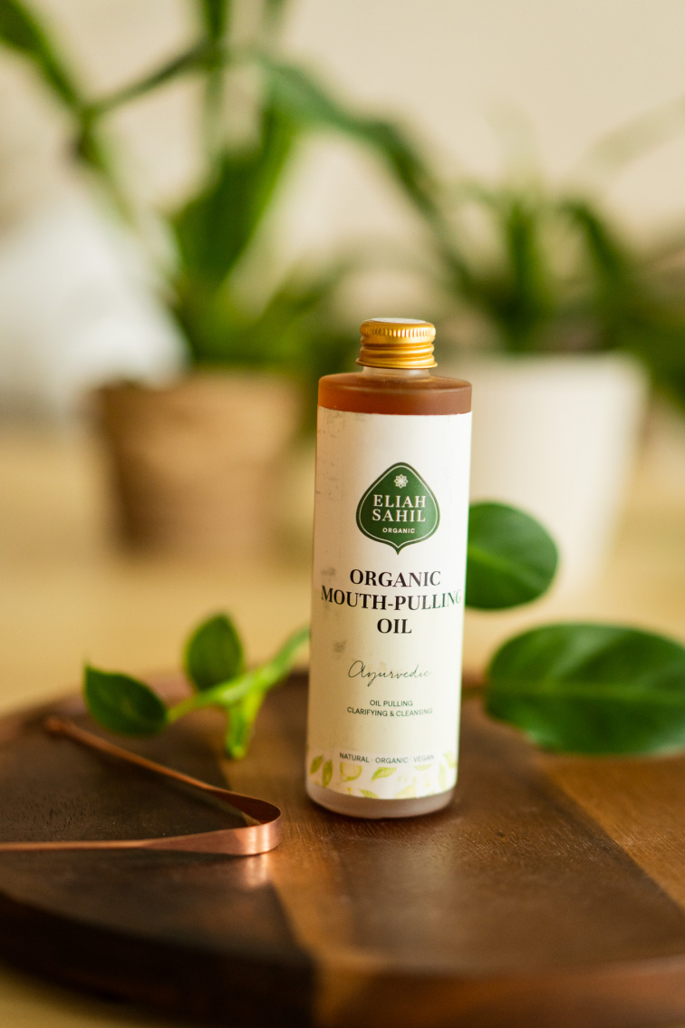 Ayurvédsky zubný olej – Eliah Sahil