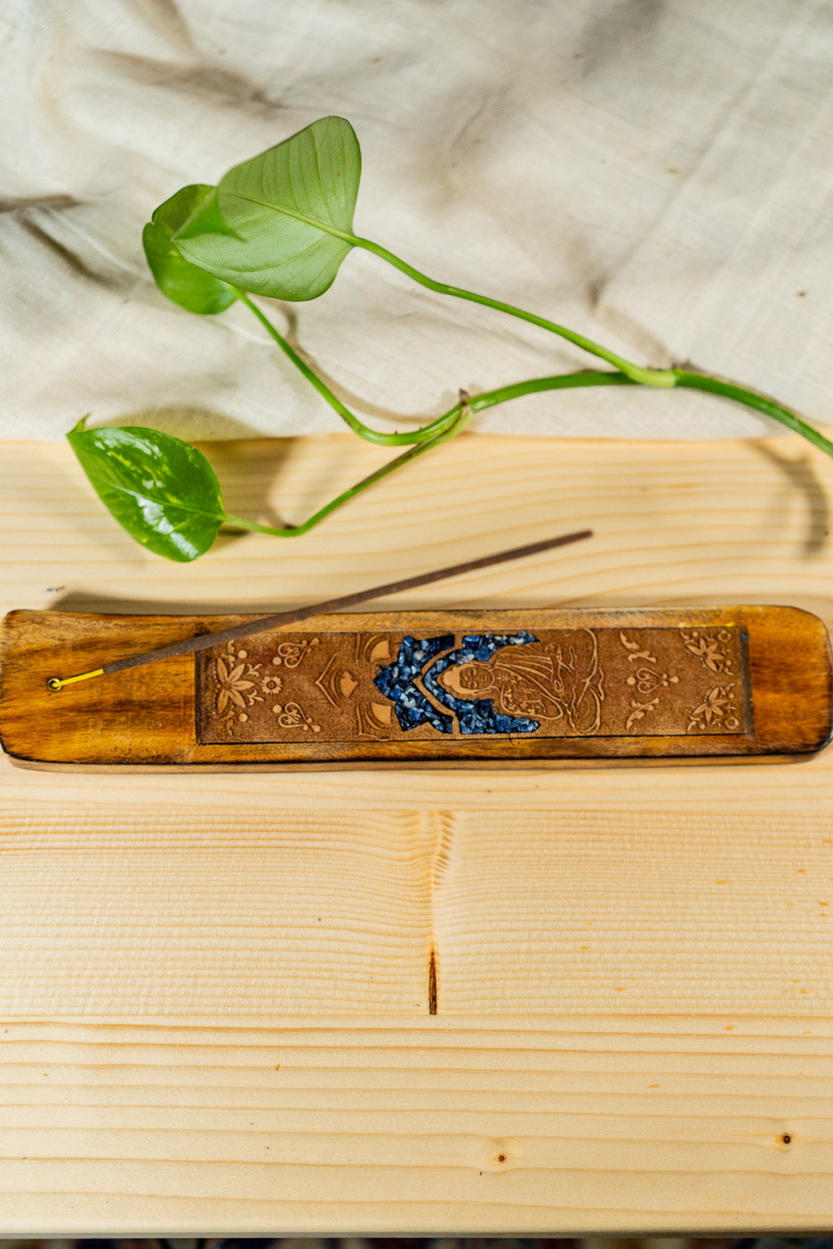 Držiak na vonné tyčinky Buddha so Sodalitom