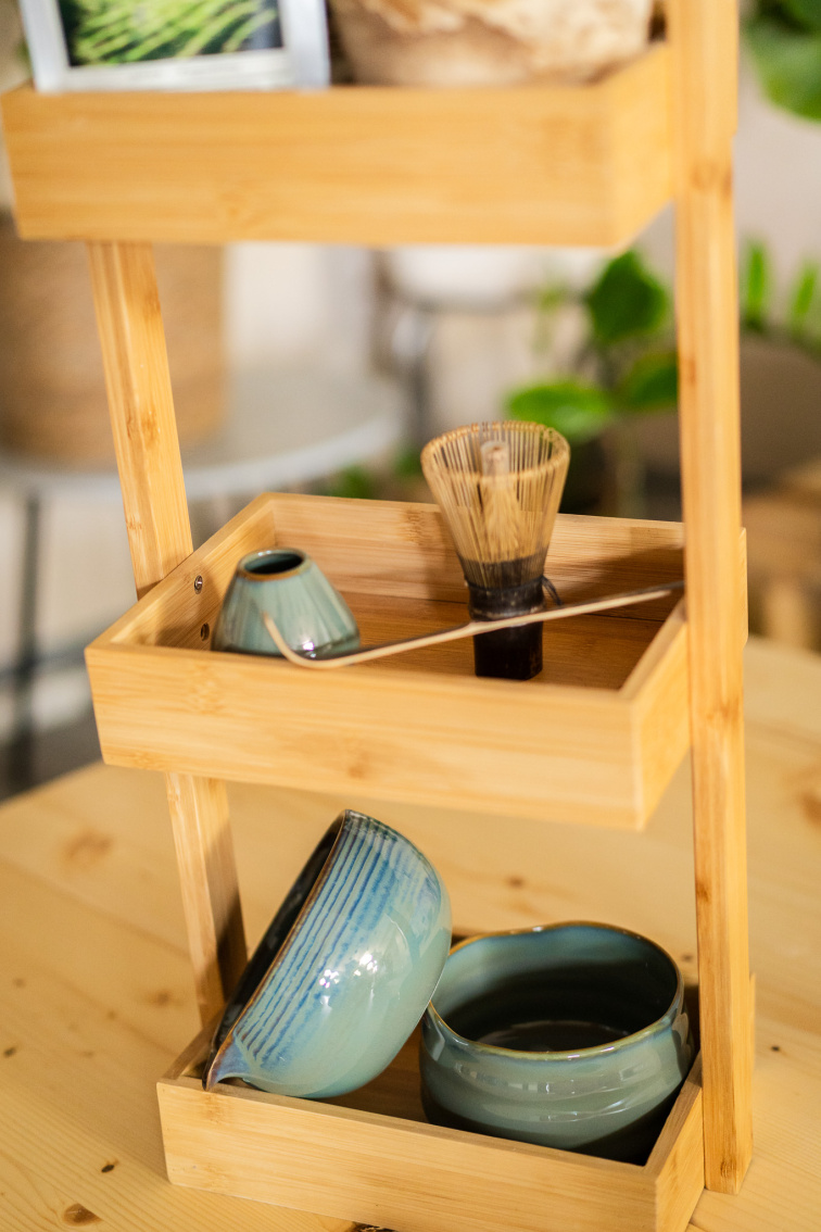 Tradičná japonská miska na matchu Tiruburu s výlevkou