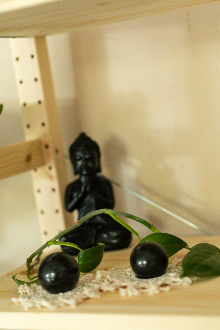 Guľa z čierneho turmalínu