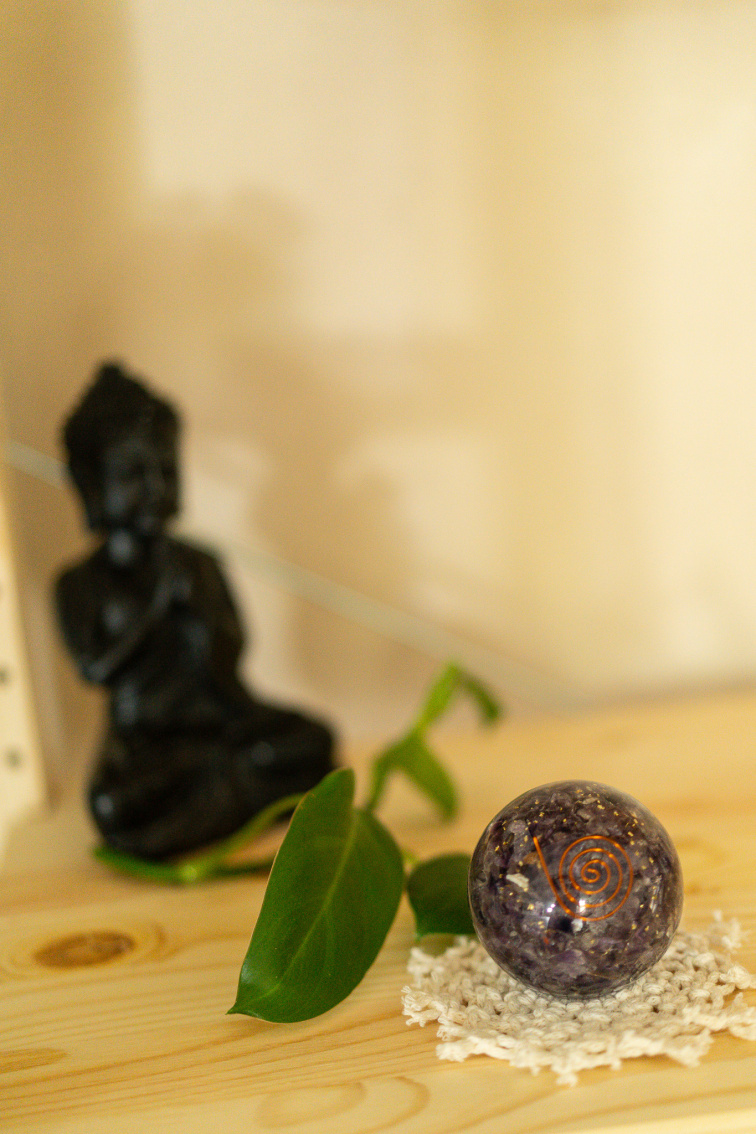 Orgonitová guľa Ametyst