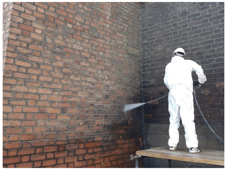 Clean SL- odstraňuje špínu, prach a usazeniny oleje