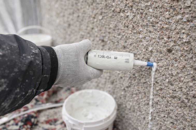 Ledan TA1 - injektážní malta pro zpevnění omítek, kleneb, zdiva a kamene