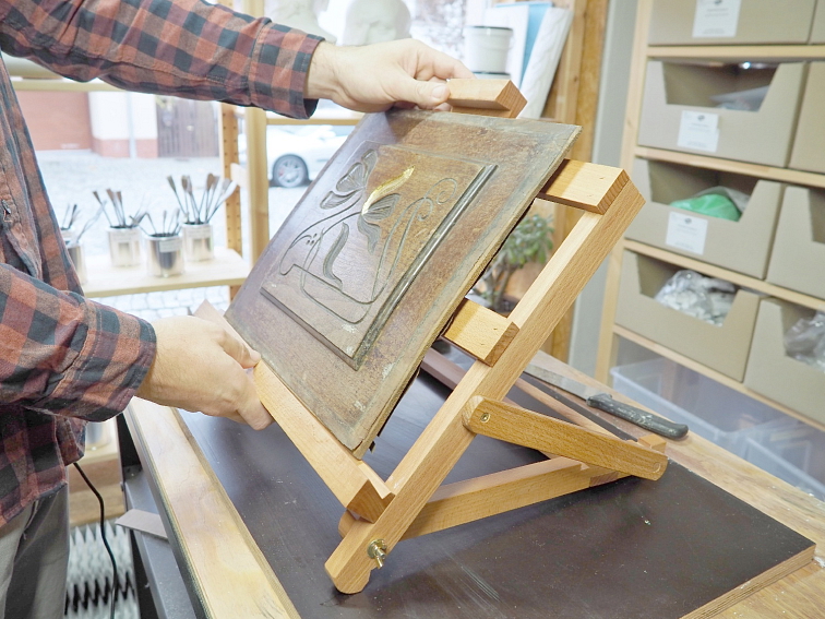 Stolní malířský stojan