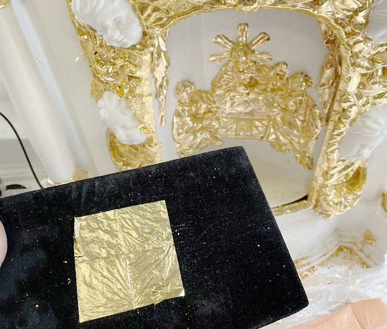 „Vteřinové“ lepidlo na plátkové zlato