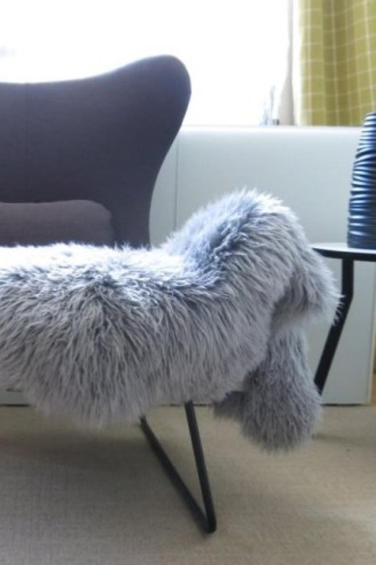 Frizzy australská kožešina, šedá