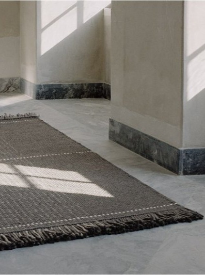 Vlněný koberec Awakened Mind Charcoal, uhlově šedý, vlna