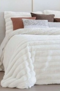Hřejivý přehoz Cedric White, bílý, se 2 povlaky na polštáře 270x270 cm