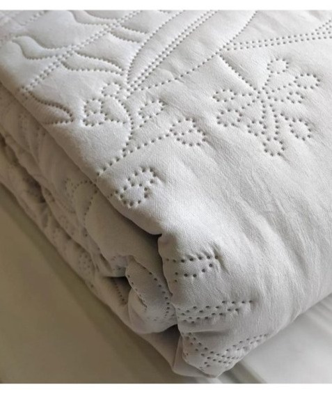 Přehoz na postel Mireya Beige se 2 povlaky na polštáře, 270x270 cm, béžový