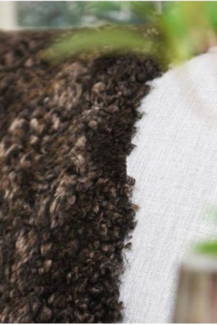 Polštář australská kožešina Curly, hnědá, 45x45 cm