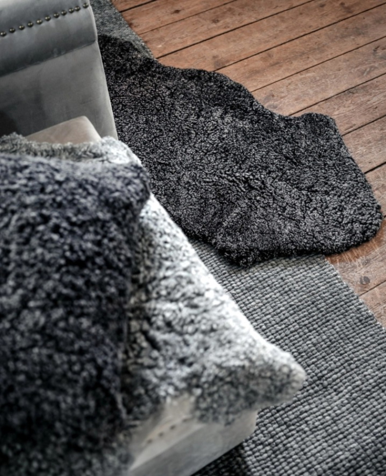 Polštář australská kožešina Curly, černá, 45x45 cm