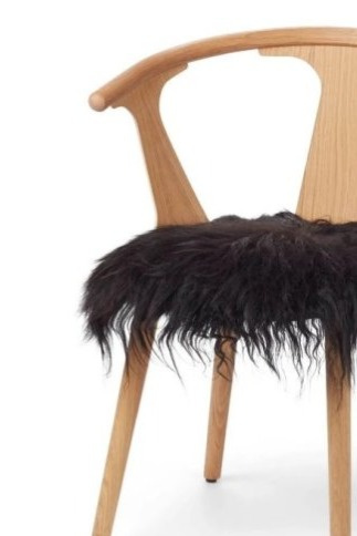 Kožešina na židli Molly, černá, patchwork, 37x37 cm