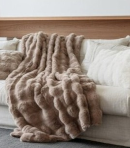 Elegantní přehoz Misty Taupe, 140x220 cm