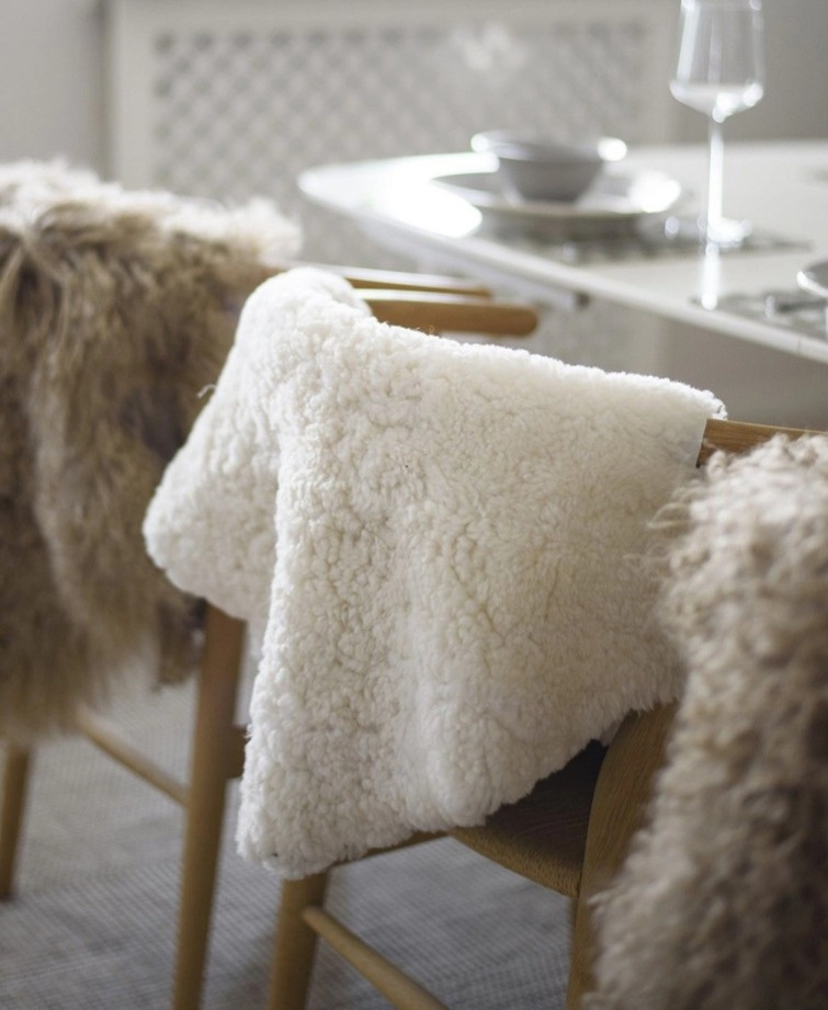 Kožešinový pes Zorro černý, výška 35 cm, kudrnatá kožešina Curly Black