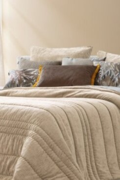 Přehoz na postel Nui Arena, béžový, 270x270 cm, se 2 povlaky na polštáře