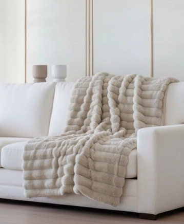 Hřejivý přehoz Cedric White, bílý, se 2 povlaky na polštáře 270x270 cm