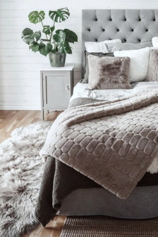 Polštář Bubble Taupe, 45x45 cm, umělá kožešina, hnědošedý