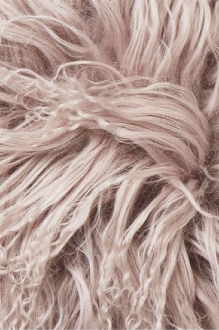 Polštář Pale Pink, tibetská kožešina, růžová, 40x40 cm