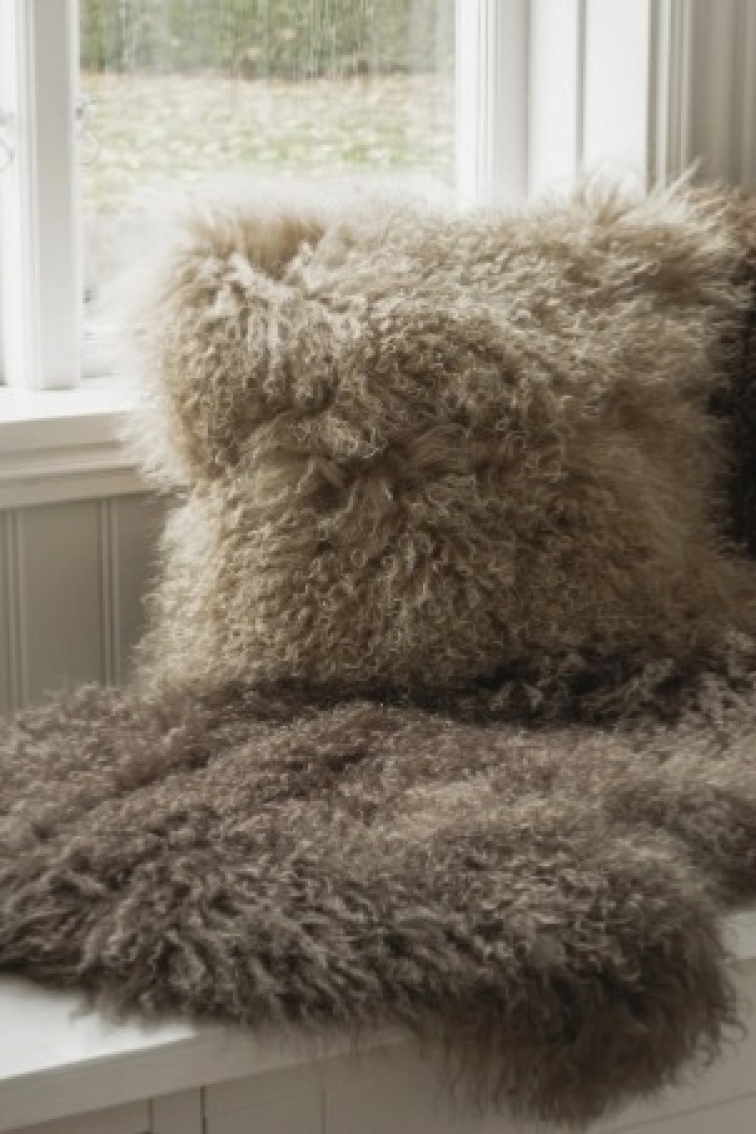 Kožešinový polštář Mushroom, tibetská kožešina, 40x40 cm