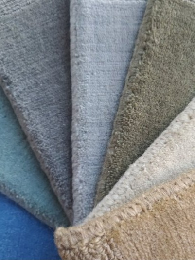 Vlněný koberec Halo Cloud Amber, jantarový