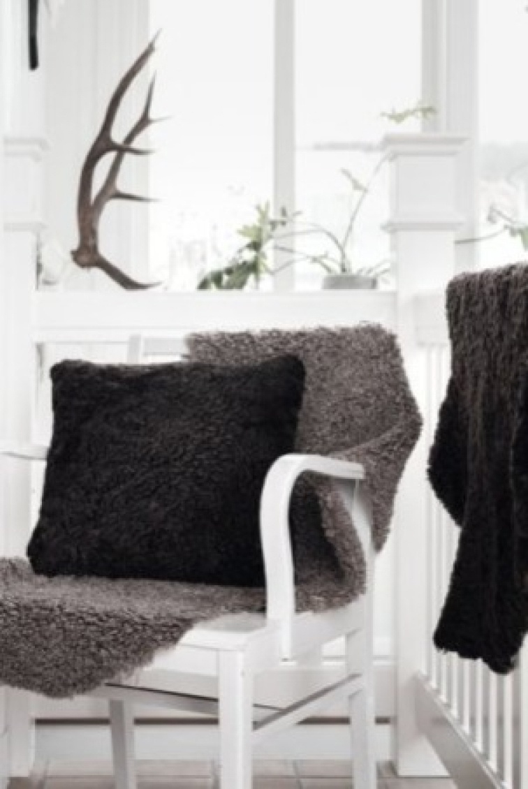 Polštář australská kožešina Curly, černá, 45x45 cm