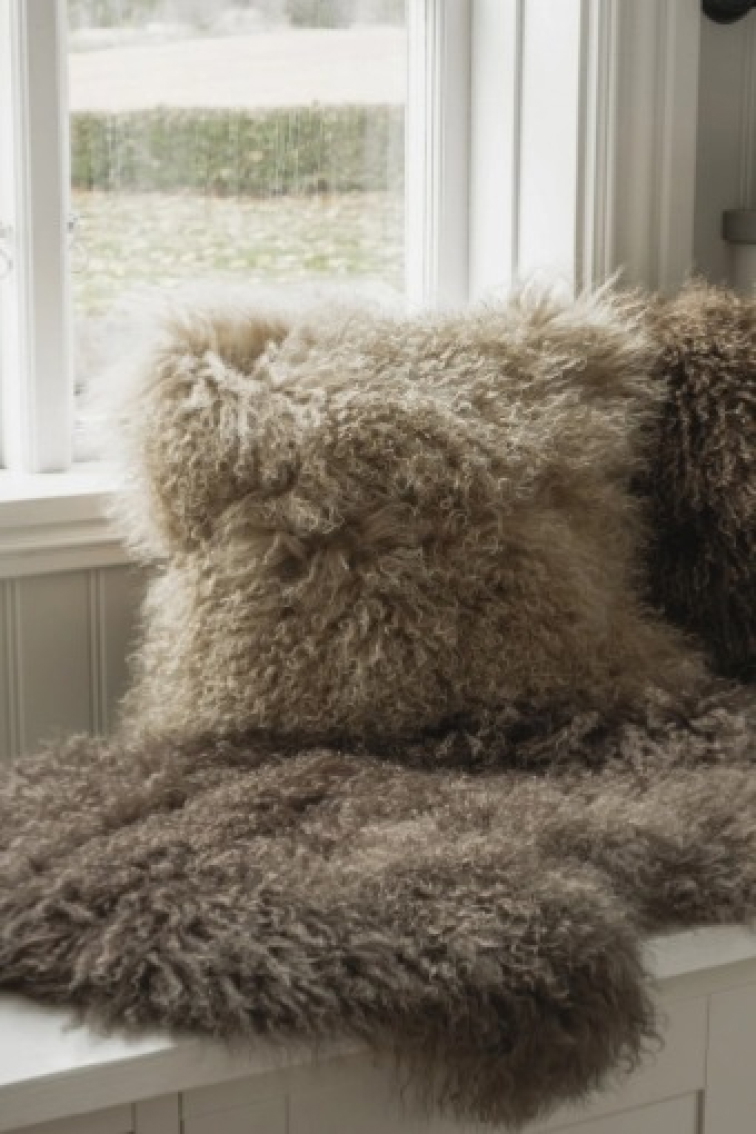 Tibetská kožešina Mushroom, 95x55 cm