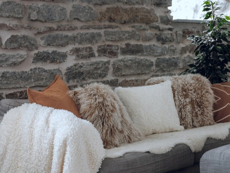 Polštář Snowtop, tibetská kožešina, šedá, 60x40 cm