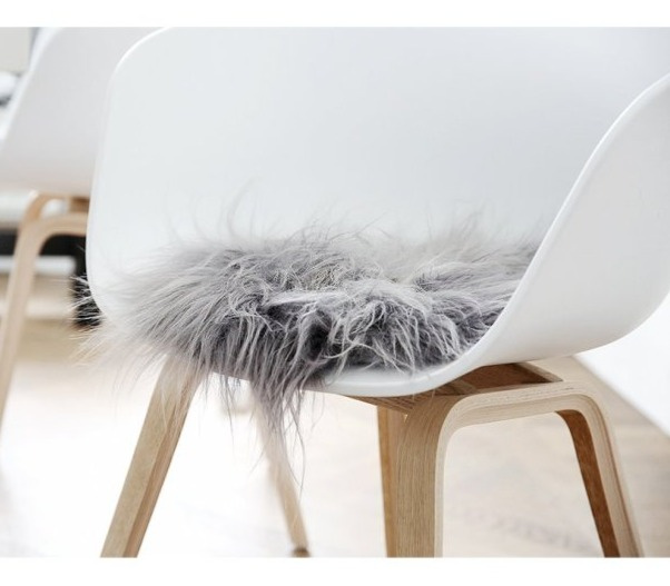 Kožešina na židli Molly Brisa, šedá, patchwork, 37x37 cm