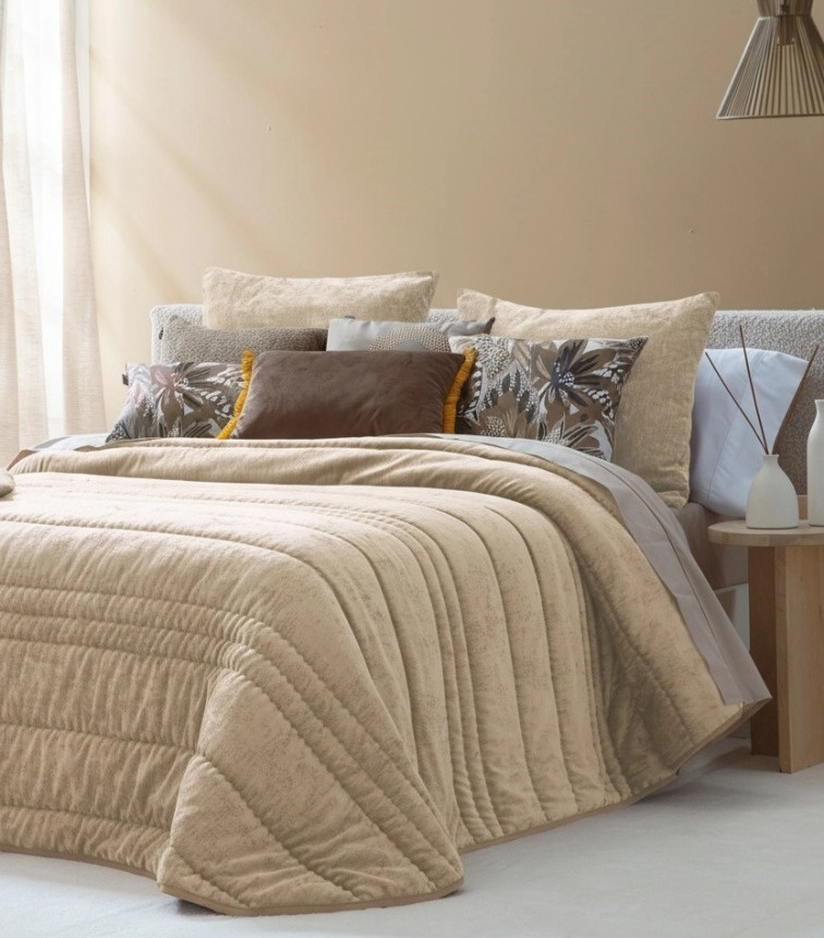 Přehoz na postel Nui Arena, béžový, 270x270 cm, se 2 povlaky na polštáře