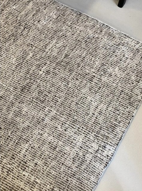 Hebký koberec Alva Silver, stříbřitě šedý