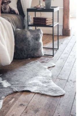 Umělá hovězí kůže Rosa, šedo-bílá, 152x213 cm