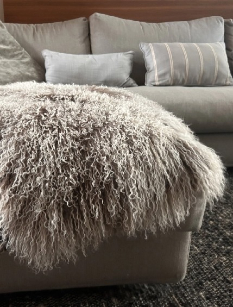 Tibetská kožešina, šedá Snowtop, 95x55 cm