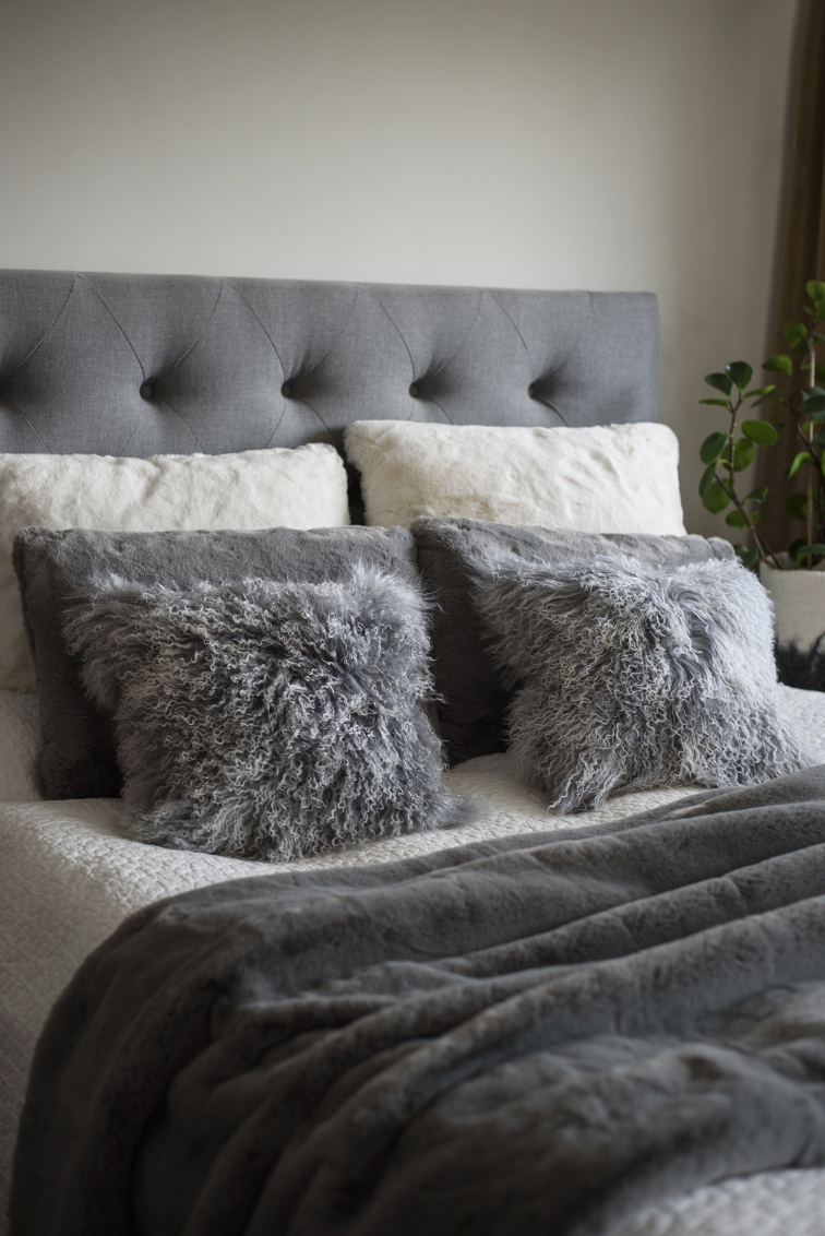 Polštář Silvertop, tibetská kožešina, šedá, 40x40 cm