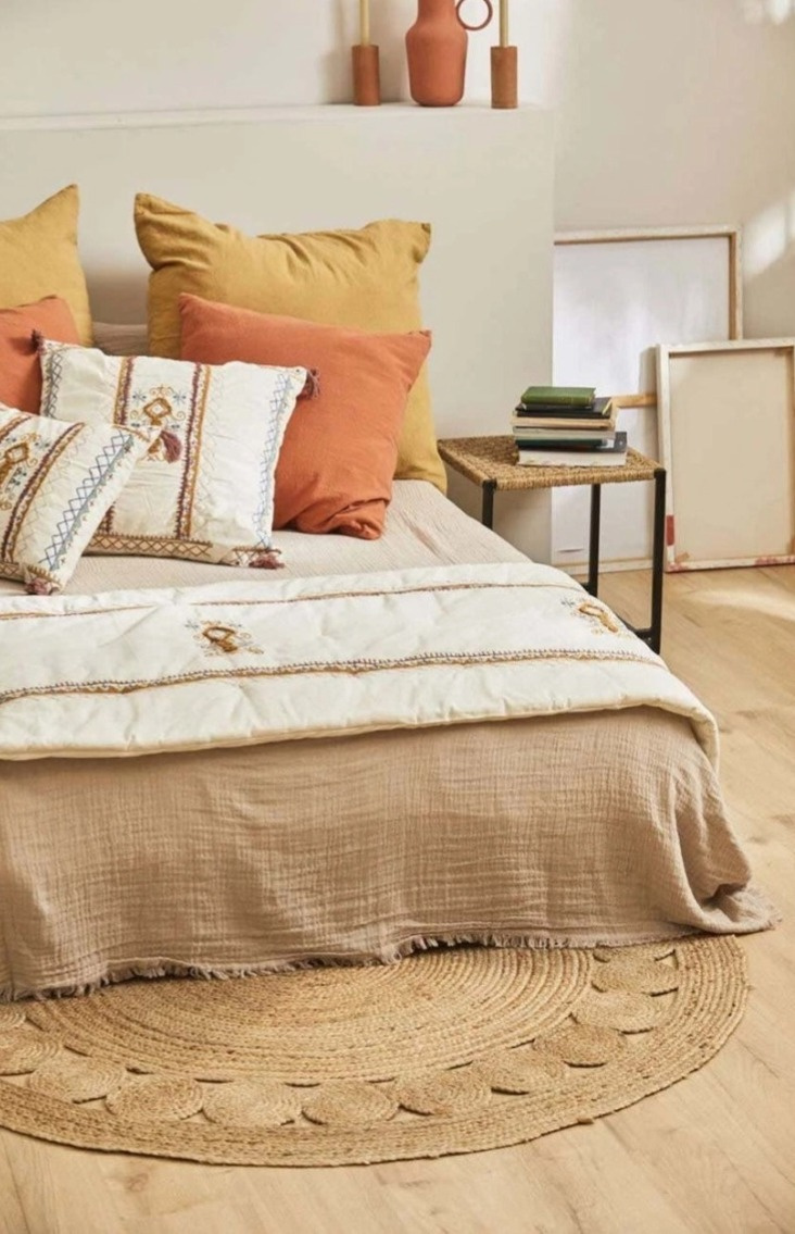 Vyšívaný povlak na polštář Traste, 45x45 cm