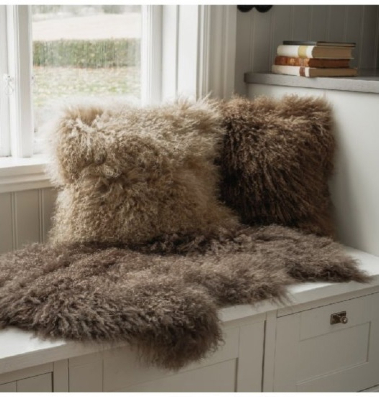 Tibetská kožešina Chocolate, čokoládově hnědá, 95x55 cm